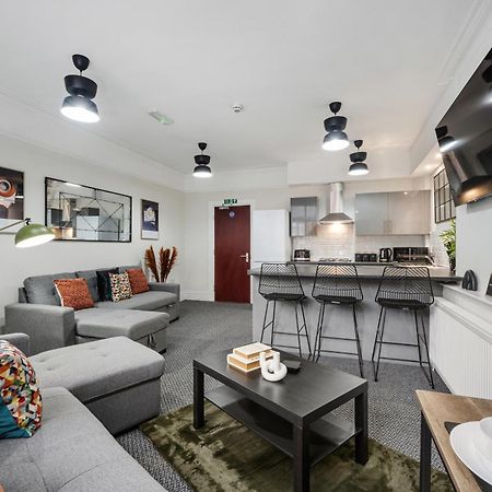Anfield Cosy Stays - Air Host & Stay - Sleeps 14 Liverpool Eksteriør billede