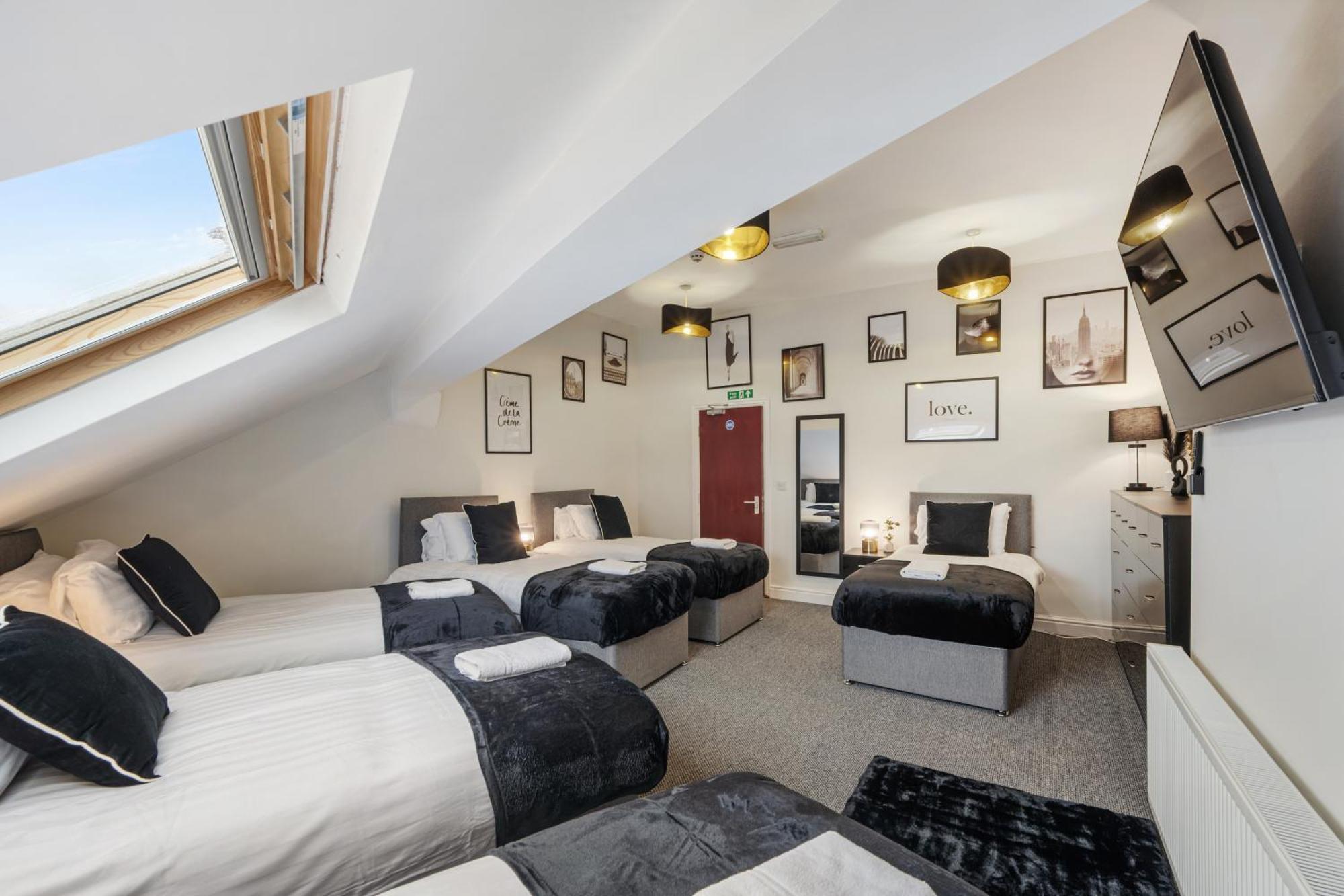 Anfield Cosy Stays - Air Host & Stay - Sleeps 14 Liverpool Eksteriør billede
