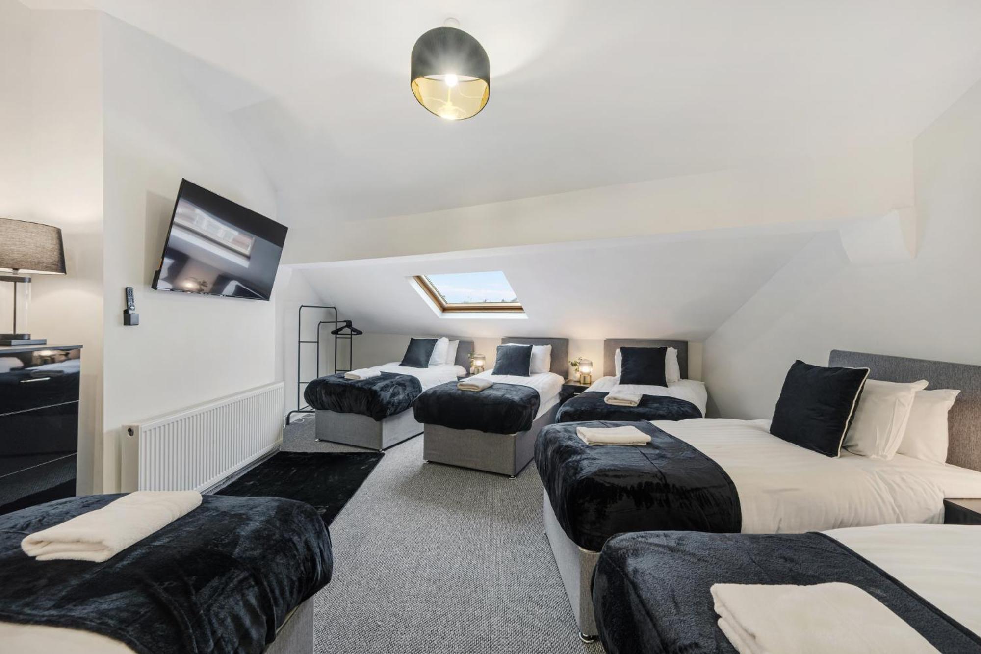 Anfield Cosy Stays - Air Host & Stay - Sleeps 14 Liverpool Eksteriør billede