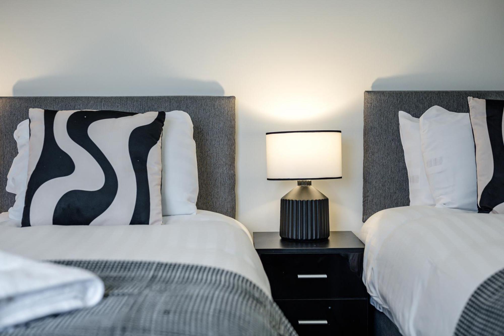 Anfield Cosy Stays - Air Host & Stay - Sleeps 14 Liverpool Eksteriør billede