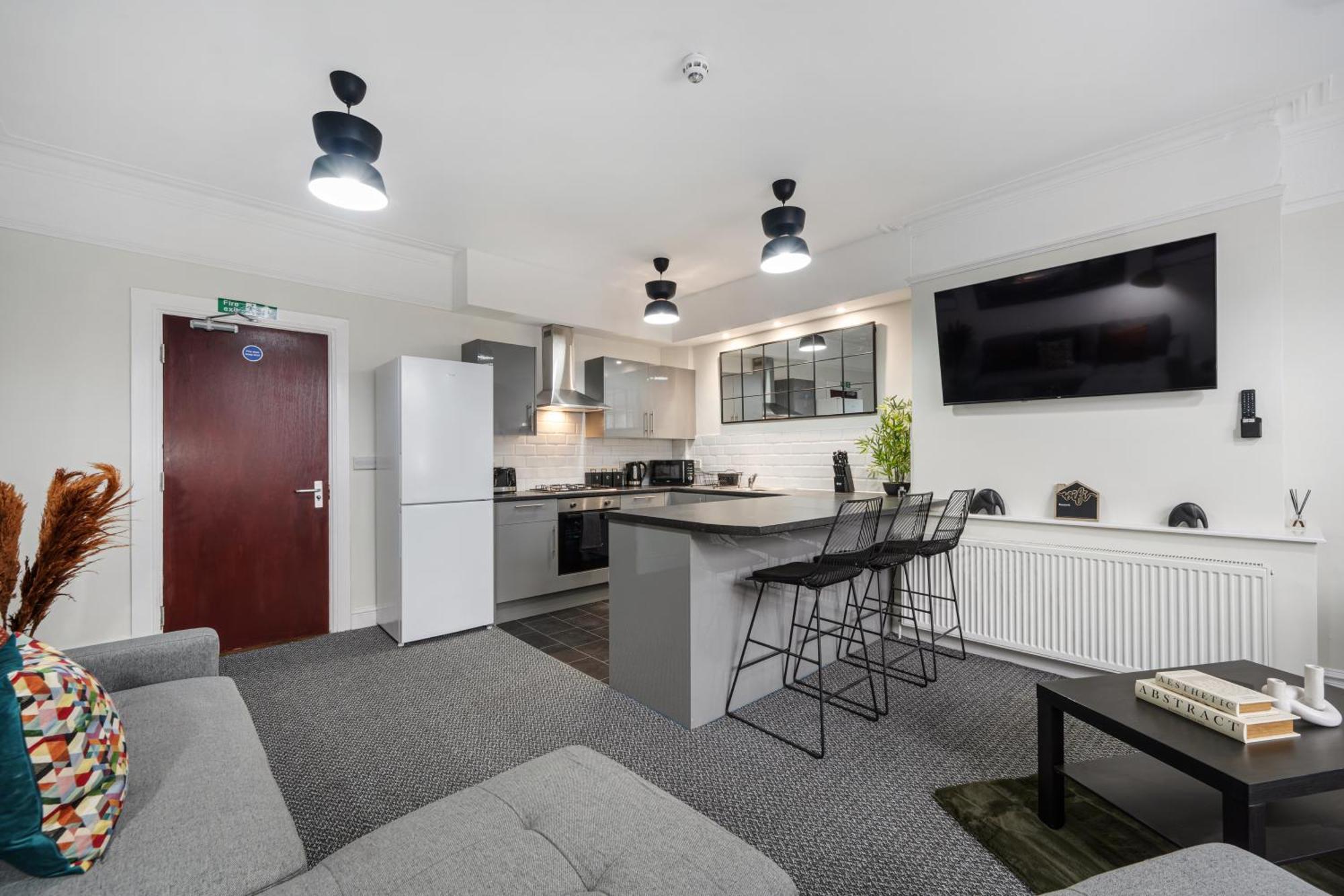 Anfield Cosy Stays - Air Host & Stay - Sleeps 14 Liverpool Eksteriør billede