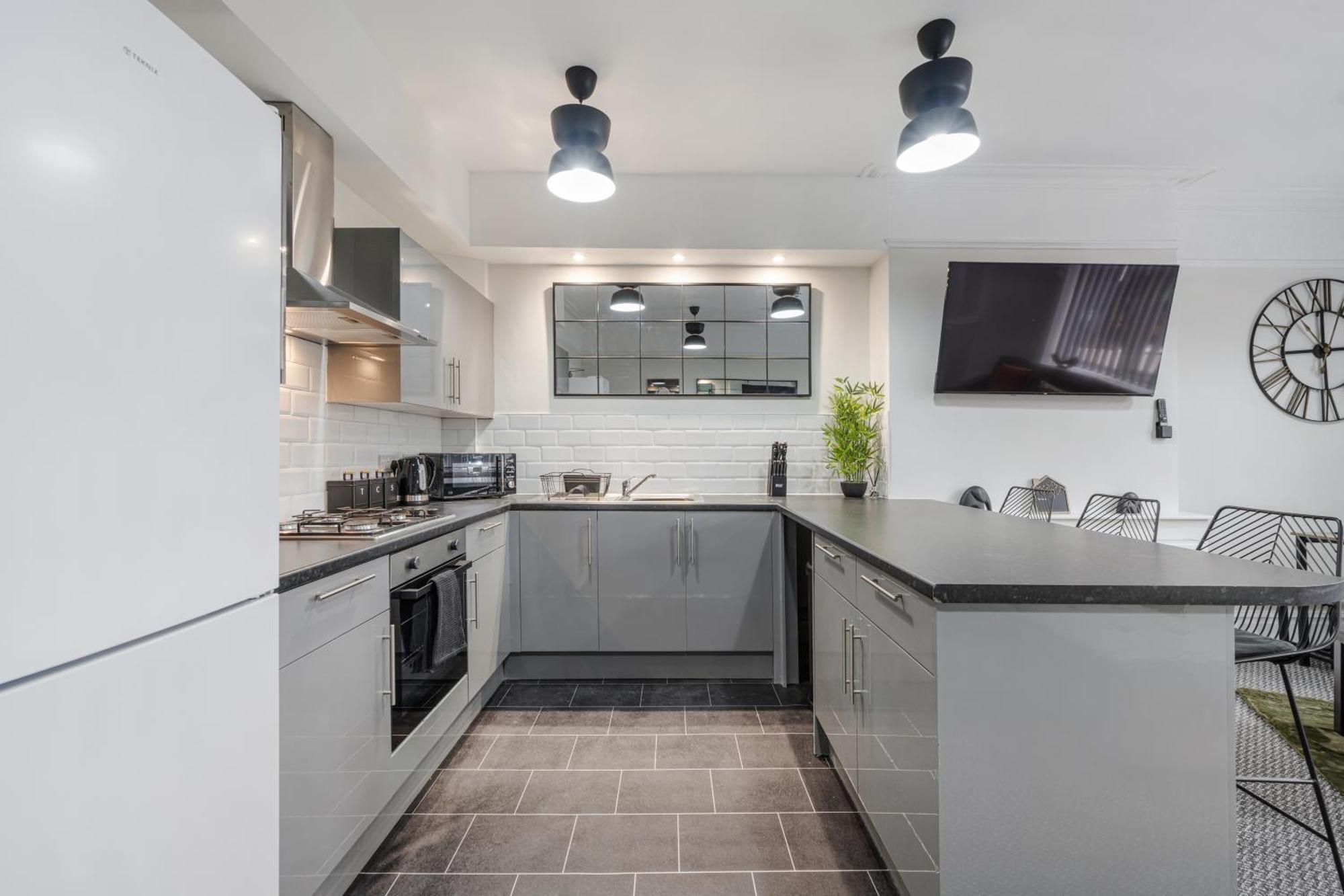 Anfield Cosy Stays - Air Host & Stay - Sleeps 14 Liverpool Eksteriør billede