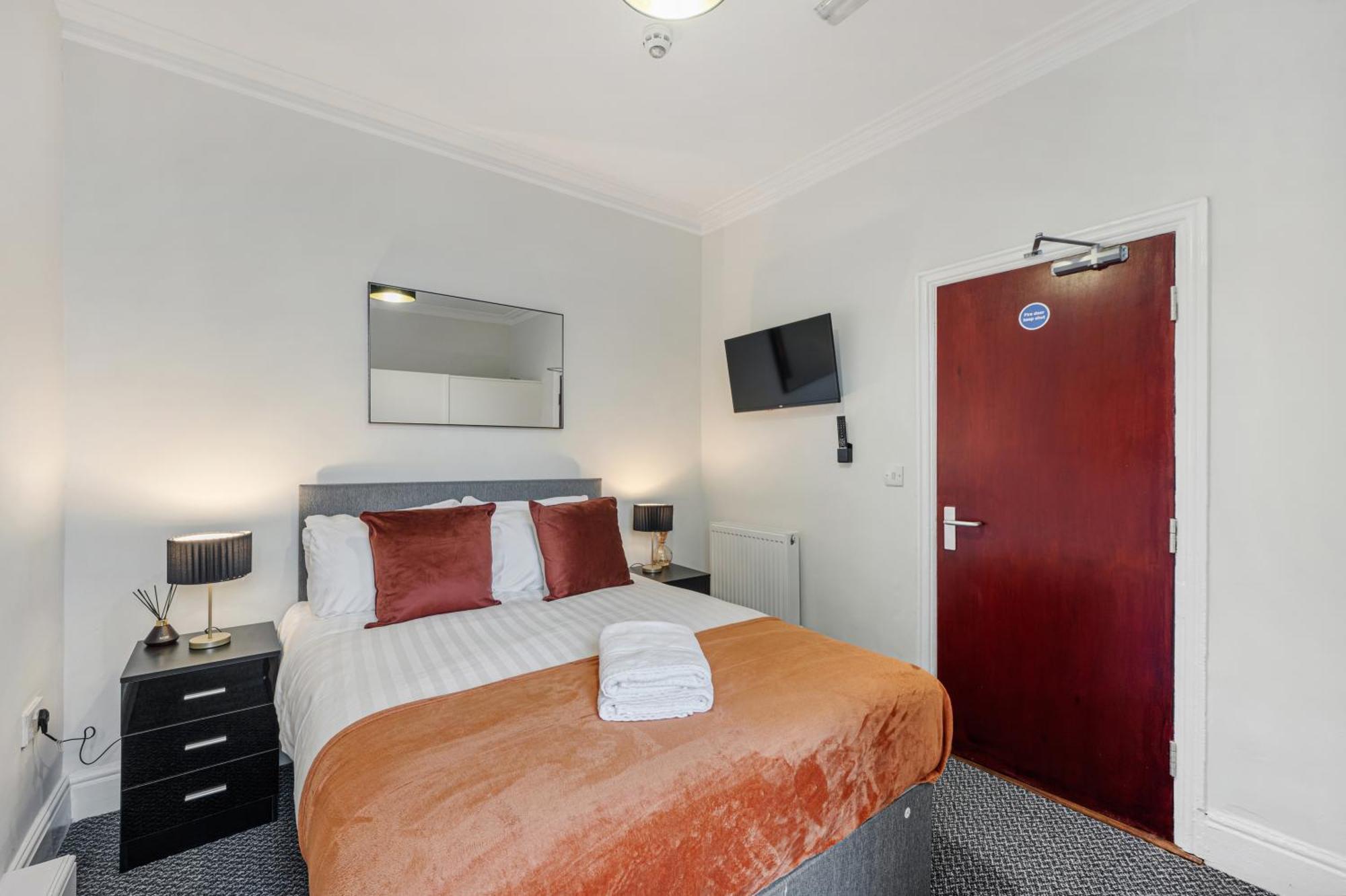 Anfield Cosy Stays - Air Host & Stay - Sleeps 14 Liverpool Eksteriør billede