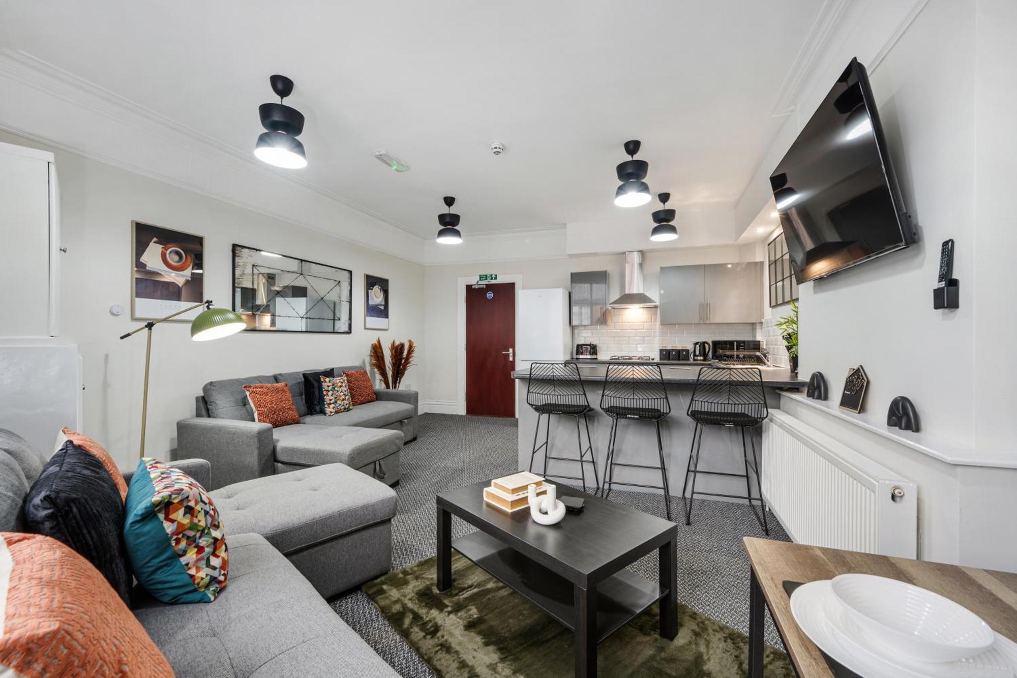 Anfield Cosy Stays - Air Host & Stay - Sleeps 14 Liverpool Eksteriør billede